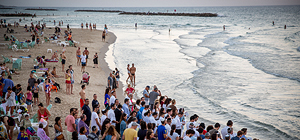 "Выбросить грехи в пучину морскую": Ташлих в Тель-Авиве и Иерусалиме