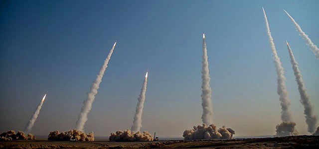 Иран выпустил баллистические ракеты по базам США в Катаре и Ираке, сирены в Бахрейне и Кувейте