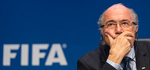 Президент FIFA Зепп Блаттер подал в отставку