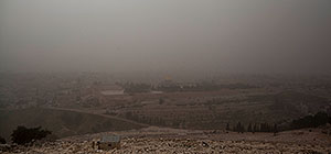 С юга Израиля идет пыльная буря, ожидаются дожди с грозами и град