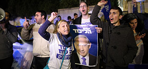 В Иерусалиме и Тель-Авиве проходят митинги в поддержку Нетаниягу и против него