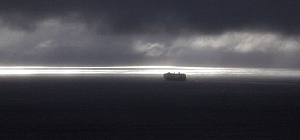 WSJ: США перехватили в Индийском океане судно с военным грузом из Китая в Иран