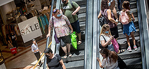 В связи с эпидемией гриппа минздрав рекомендует надевать маски в закрытых помещениях