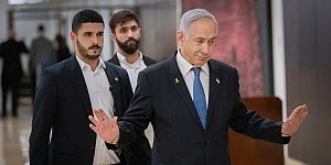 Война, спорные инициативы и разрозненная оппозиция. Итоги политического года