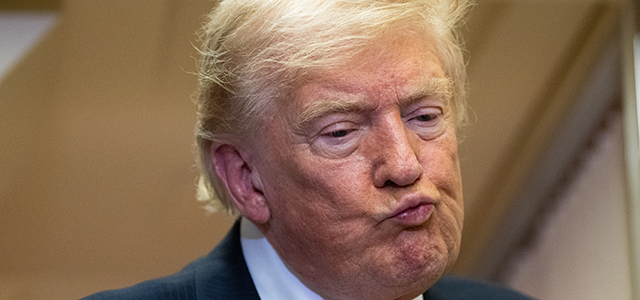 Трамп: "Иран попросил нас продолжить переговоры, мы согласились"
