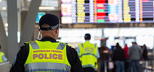 Террористы намеревались взорвать самолет, летевший из Сиднея: подробности