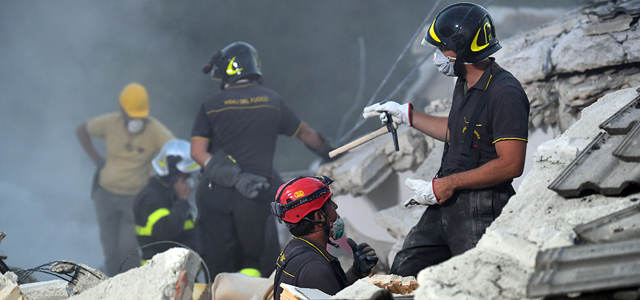 Землетрясение в Италии: около 280 погибших, трагедии и спасения