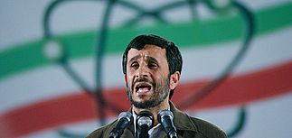 Ахмадинеджад: никаких уступок в ядерной сфере