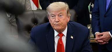 Трамп пригрозил новым ударом по Ирану, если он не обуздает "Хизбаллу"