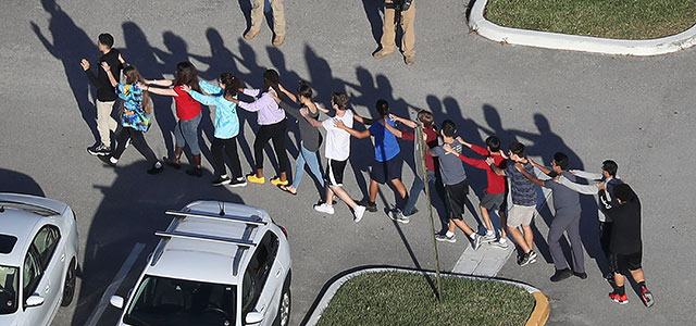 Массовое убийство в школе во Флориде, сведения о жертвах
