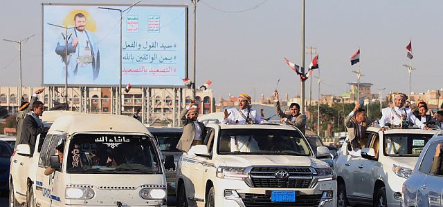 WSJ: Иран помогает хуситам выбирать цели и атаковать Саудовскую Аравию