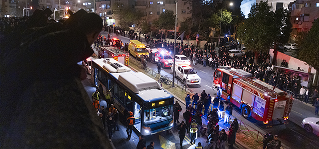 В Иерусалиме автобус врезался в толпу: один человек погиб, несколько получили травмы
