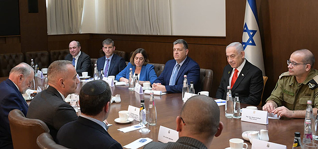 Нетаниягу встретился с гендиректором "Совета мира" в Газе Николаем Младеновым