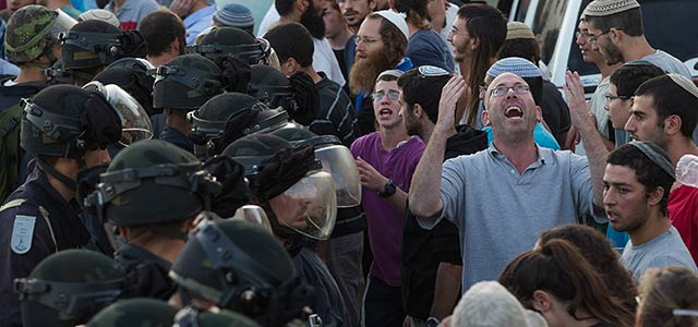Бейт-Эль 2015: противостояние полиции и еврейских поселенцев