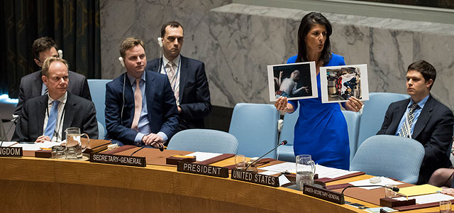 В СБ ООН проходит экстренное совещание по поводу химоружия в Сирии


