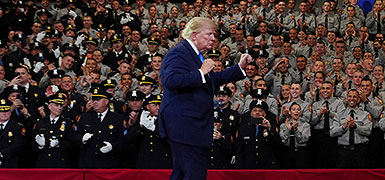 Трамп пригрозил разбомбить Оман и выступил со странным заявлением о выборах в Израиле
