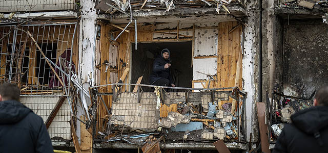 Украина: бои в Запорожье, обстрелы в Чернигове и Киеве. Третий день войны

